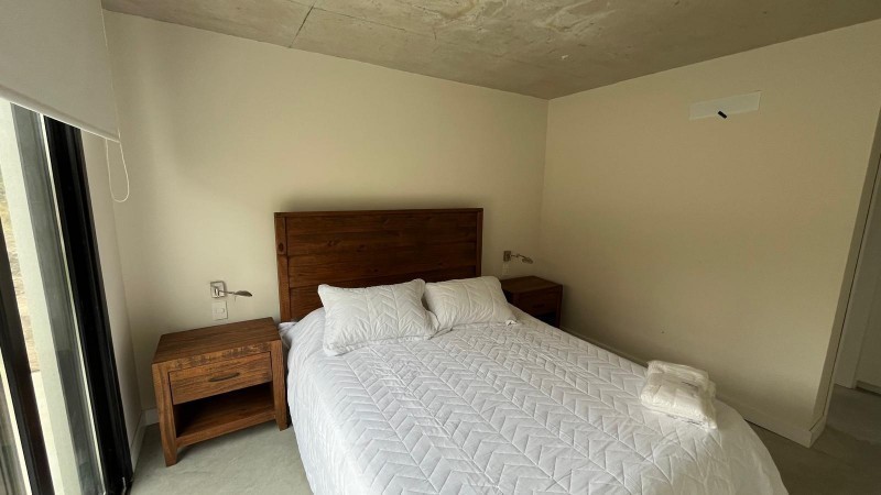 Alquiler de casa de tres dormitorios en Manantiales